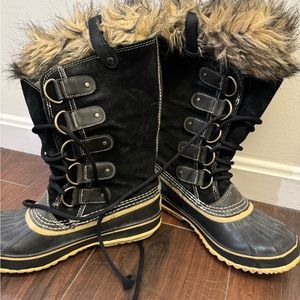 Sorrel Joan of Arctic snow boots. Great condition size 8